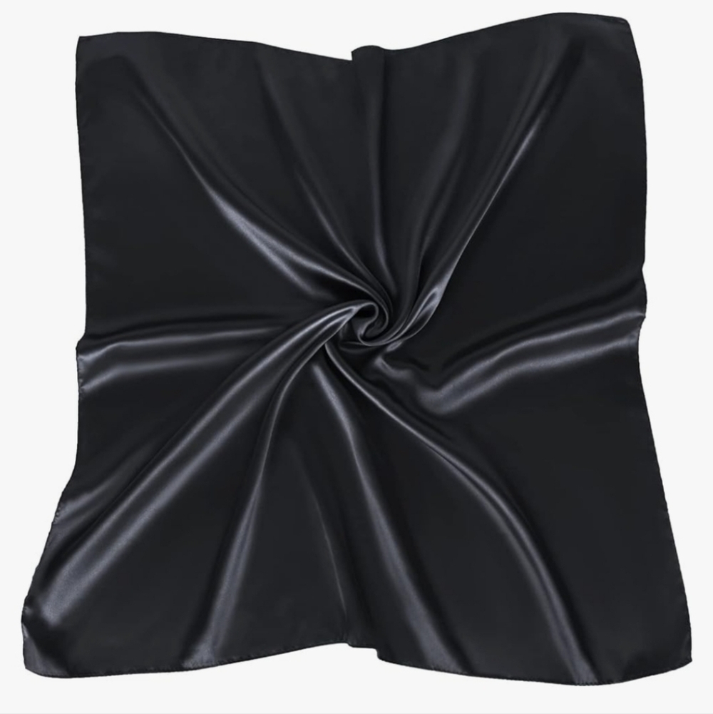 NWT 23" Satin Square
